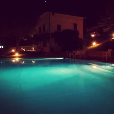 Дом отдыха Lovely Wiev&pool Мальчезине